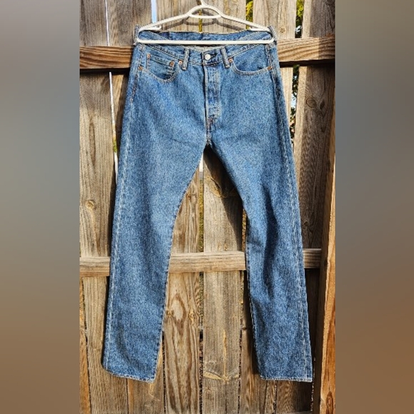 NWTS Levi 501 Classic Mens 33x36 stone washed, straight leg, button closure jean - Picture 2 of 7